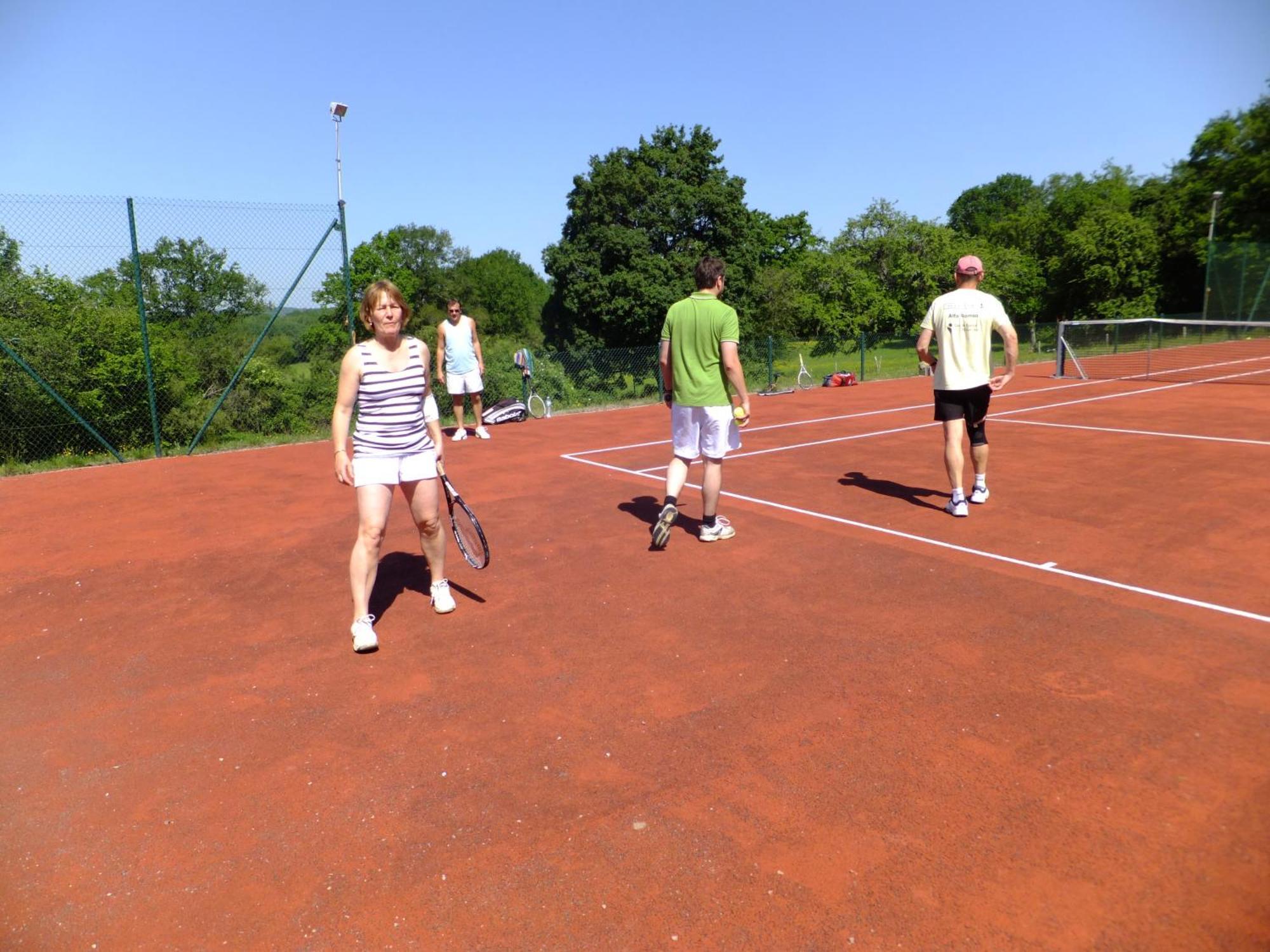 La Vache Tennis Prive Crux-la-Ville Kültér fotó